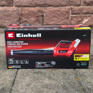 Der Karton des getesteten Akku-Laubbläsers von Einhell.
