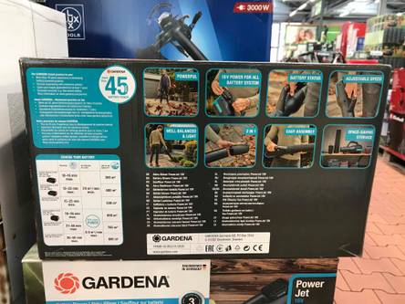 Rückseite eines getesteten Akku-Laubbläsers mit Bildern und Informationen.