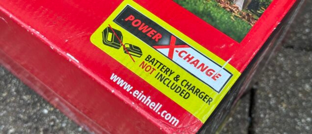 Detailansicht des Kartons des getesteten Einhell-Akku-Laubsaugers.