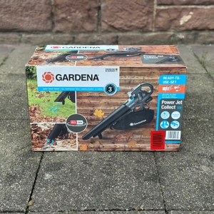 Verpackung des Gardena-Akku-Laubsauger im Test.