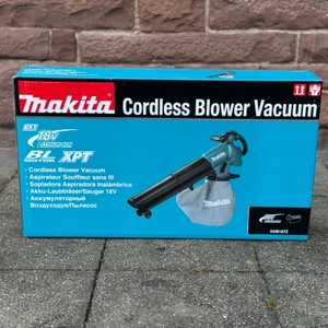 Verpackung des Makita-Akku-Laubsauger im Test.