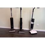 Drei Akku-Nass-Trockensauger stehen nebeneinander auf einem Fliesenboden