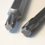 vergleich zweier Torx-Bits nach dem Test