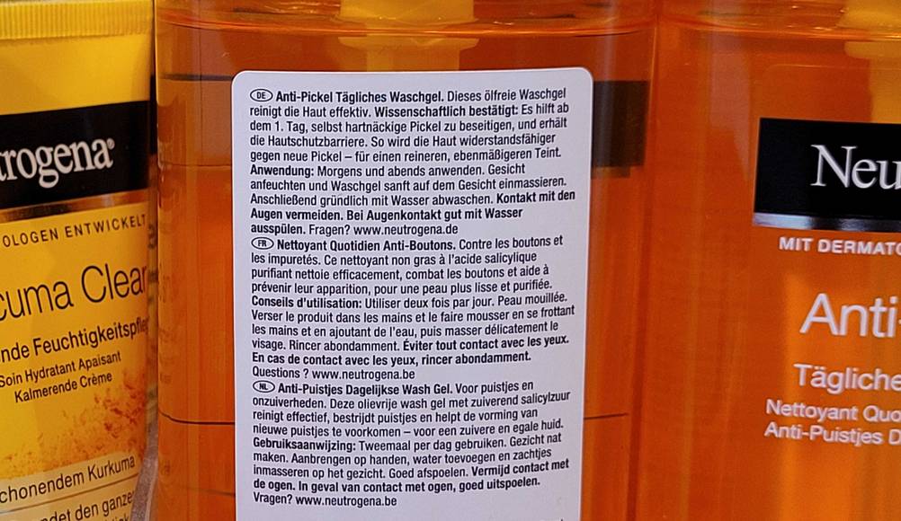Akne-Seife getestet: Nahaufnahme der Informationen auf der Rückseite der Flasche.