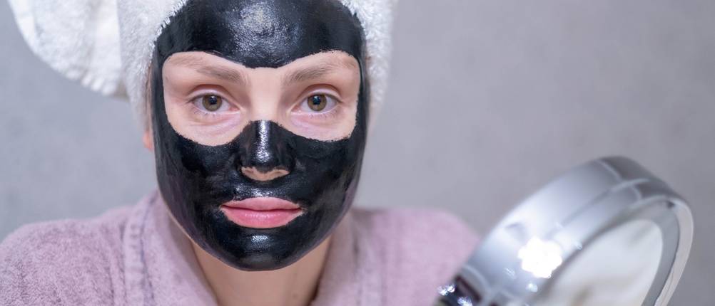 Aktivkohle-Masken-Test