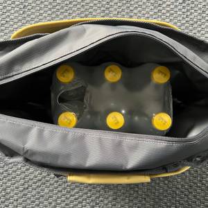Ein Sixpack steht in der Alfi isoBag