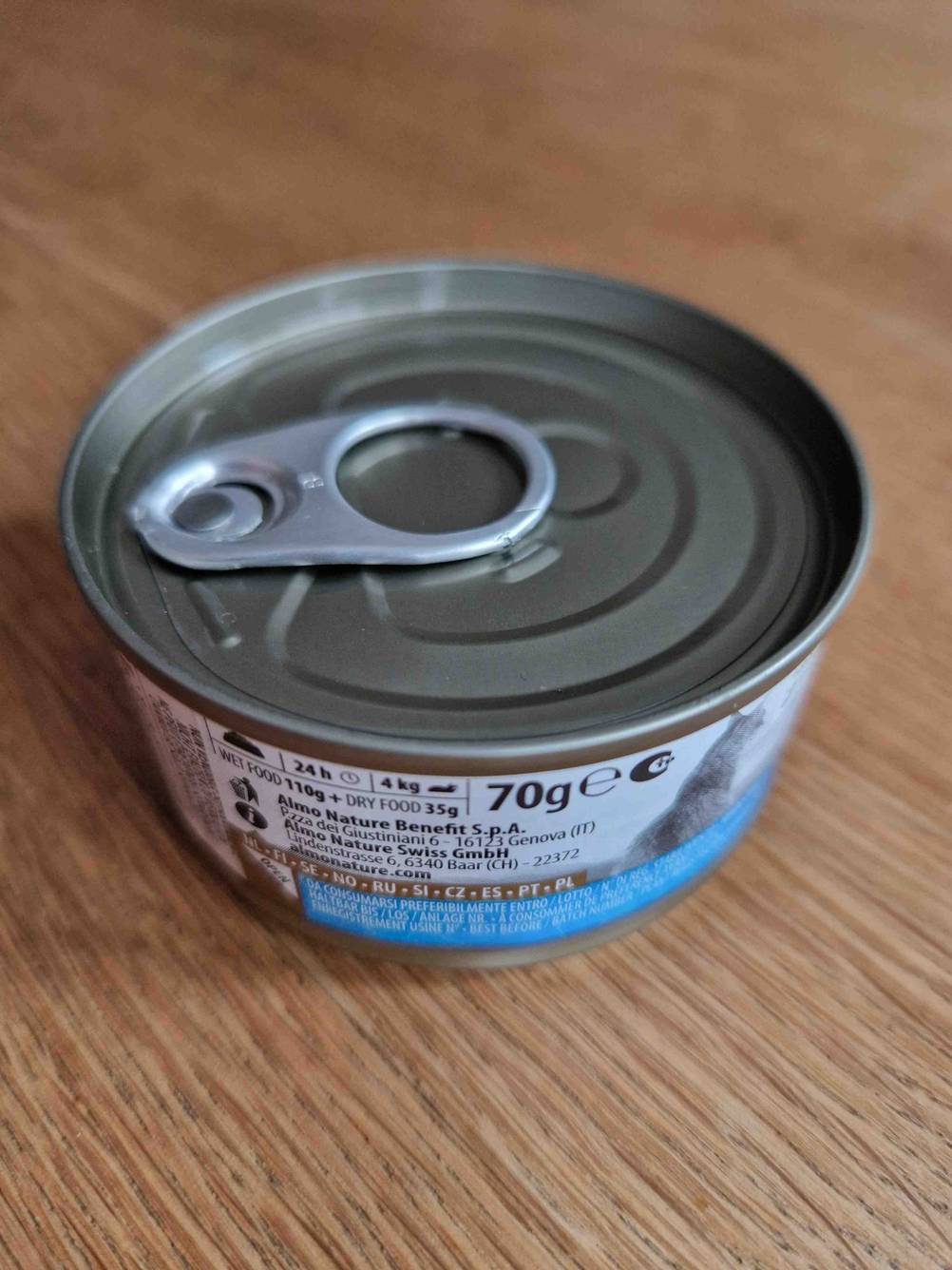 Im Test: Nahaufnahme des Aufdrucks auf der Dose Almo-Nature-Katzenfutter mit Informationen.