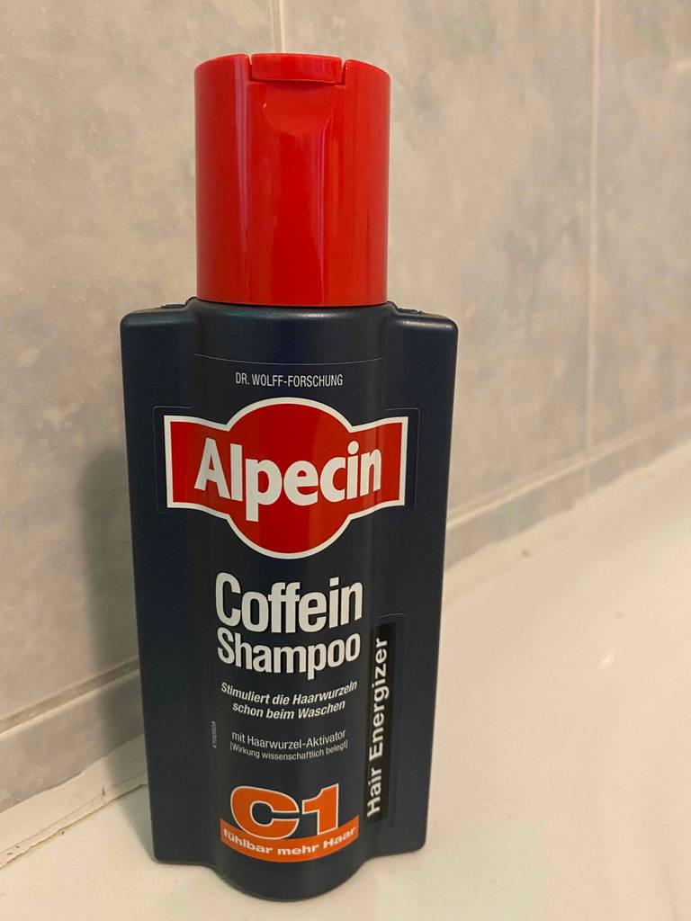 Alpecin Coffein Shampoo in der Dusche