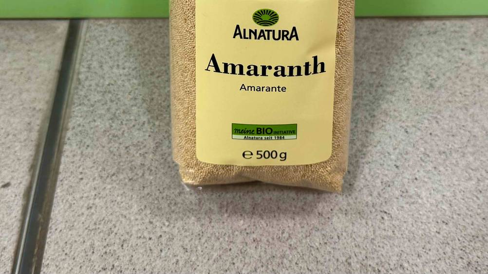 Amaranth im Test: Nahaufnahme der Verpackung mit Füllmengenangaben.