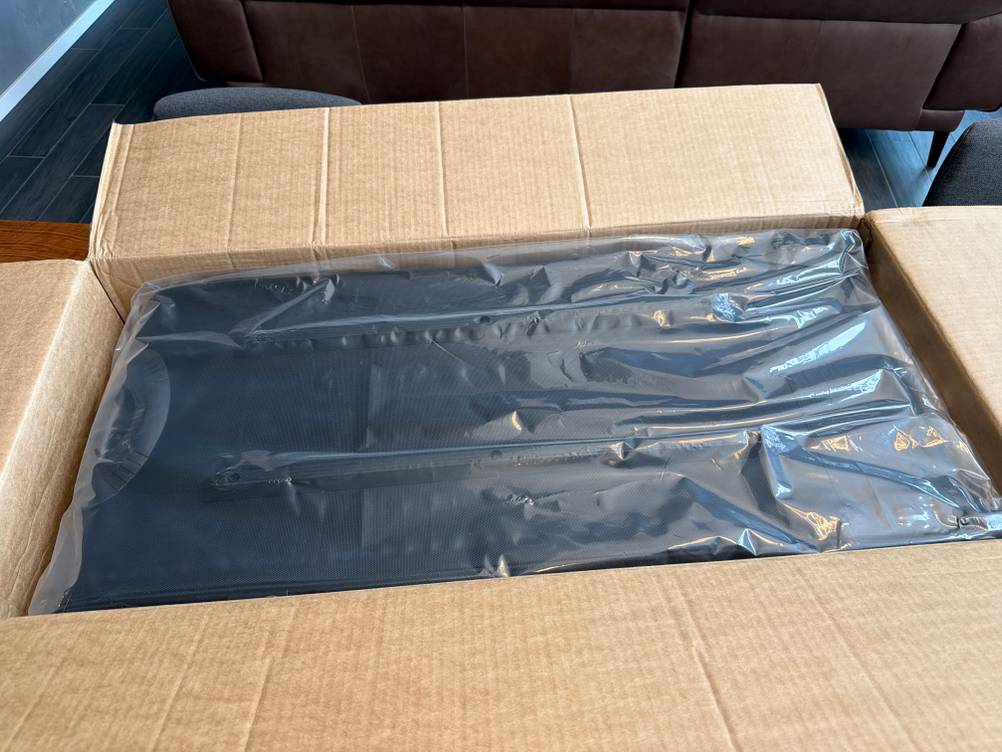 Die Amazon Basics Ripstop liegt eingepackt in ihrem Karton.