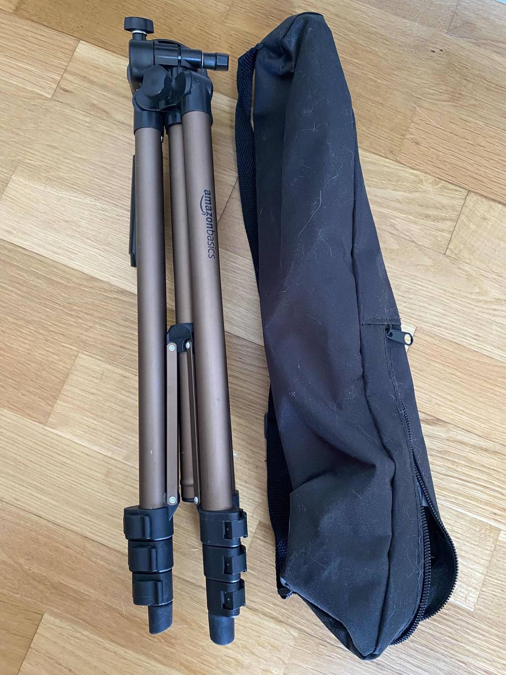 Eingeklapptes Stativ mit Tasche beim Stativ-Test
