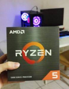 Die graue Packung eines AMD-Prozessors