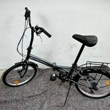 Das aufgebaute Anakon-Tender-Klapprad steht seitlich zur Kamera. Lenker, Sattel und Räder sind vollständig montiert.