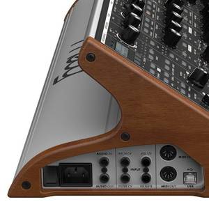 anschluesse-synthesizer-moog