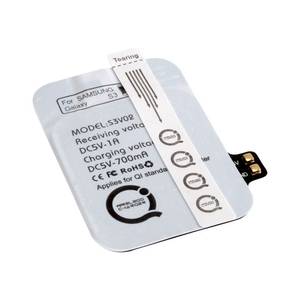 Qi-Receiver zum Aufrüsten eines konventionellen Smartphone-Akkus.