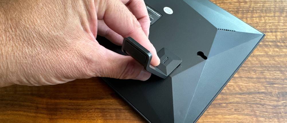 Rückseite Ständer beim Aorpdd digitaler Bilderrahmen