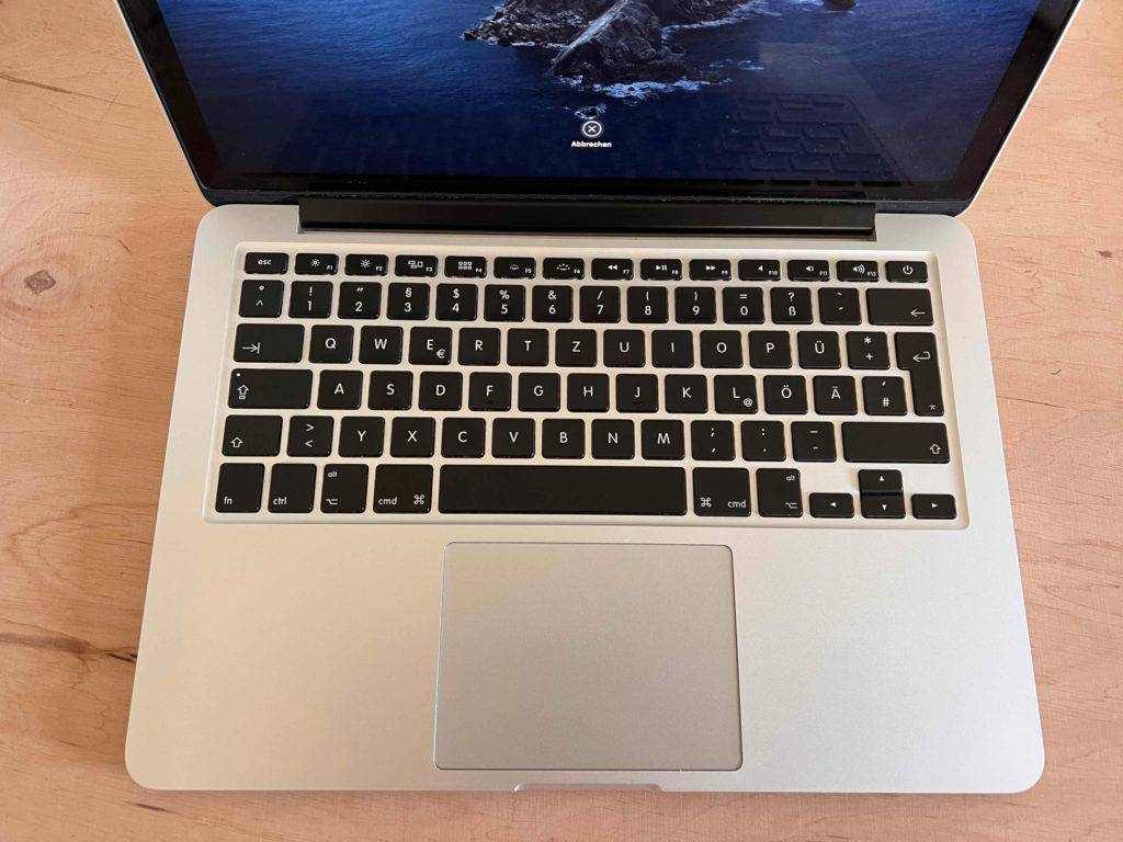 Apple MacBook getestet: Detailaufnahme der Tastatur und des Trackpads.