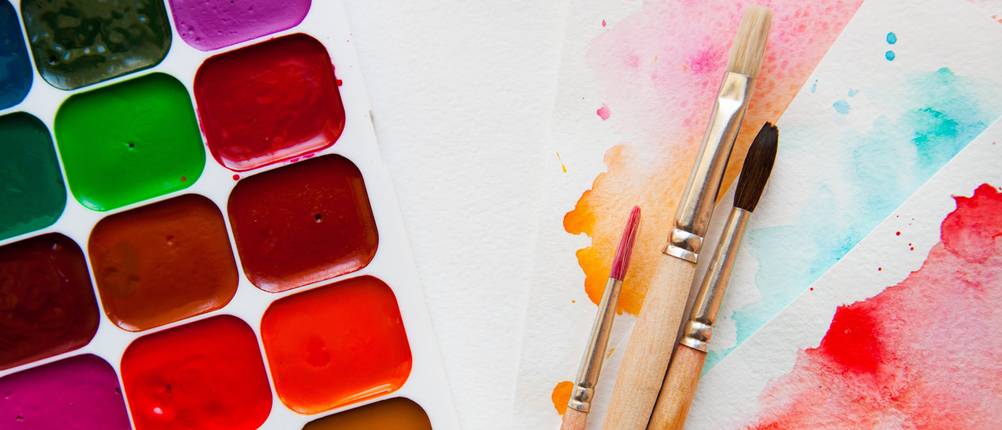 aquarellfarbkasten pinsel