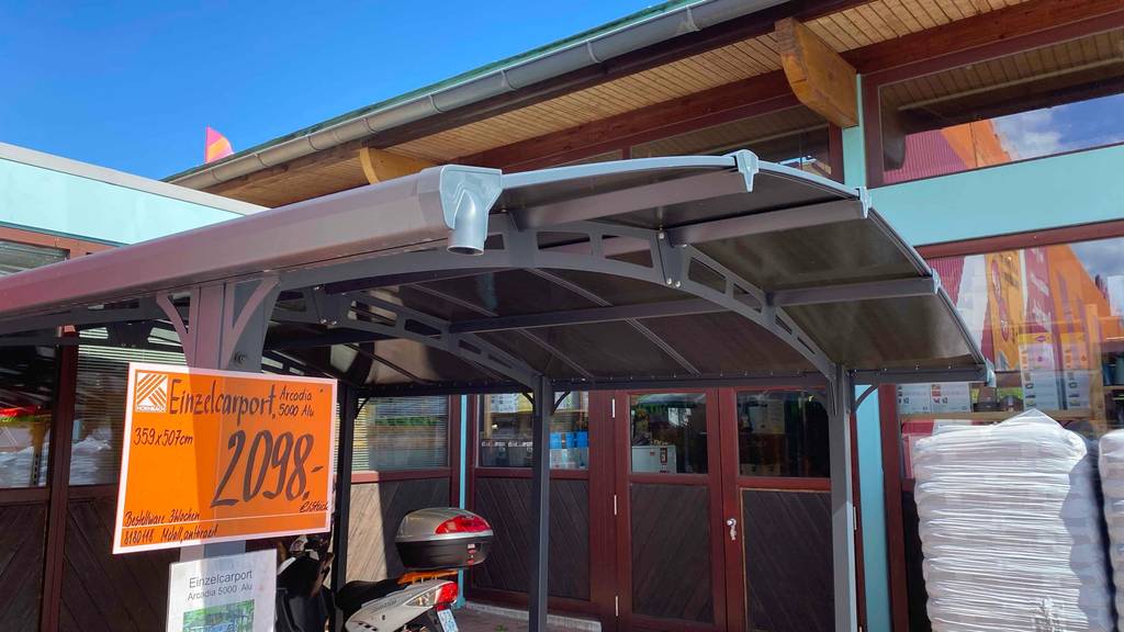 Detailansicht des Materials der Verbindung eines getesteten Carports.