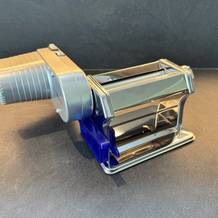 Die Ariete Pastamatic 1593 steht auf einer Arbeitsplatte