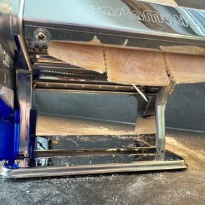 Drei Farfallescheiben kommen aus der Ariete Pastamatic 1593