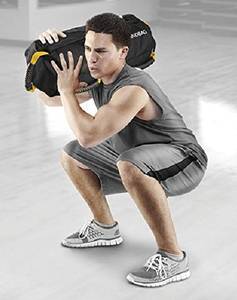 Mit dem Sandbag lassen sich auch klassische Bulgarian Bag-Übungen durchführen.