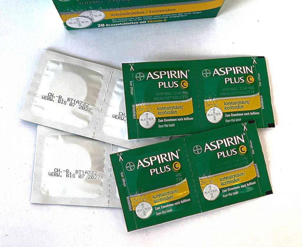 Ansicht inklusive Haltbarkeitsdatum der verpackten Brausetabletten der getesteten Aspirin Tabletten.