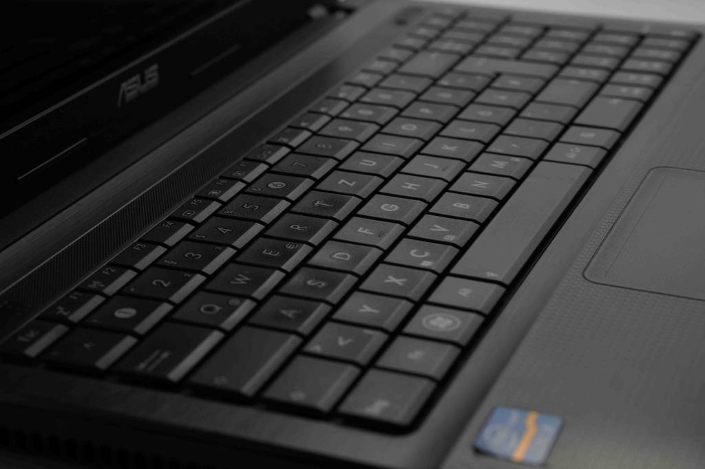 Tastatur von einem getesteten Asus-Laptop.