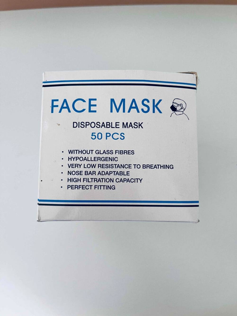 Seitenansicht der Verpackung der getesteten Atemschutzmasken.