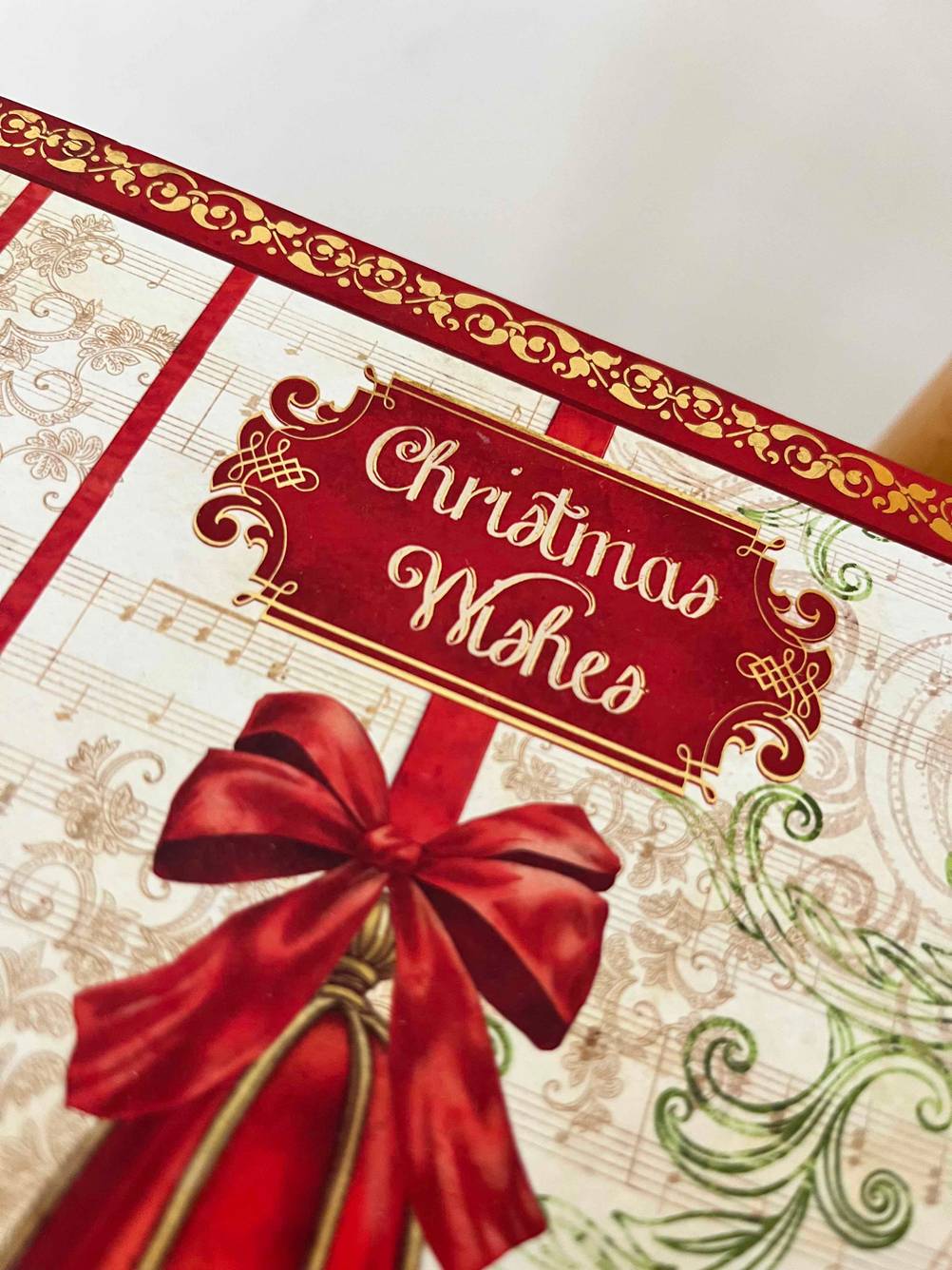 Detailansicht des Weihnachtsmotivs einer getesteten Aufbewahrungsbox.