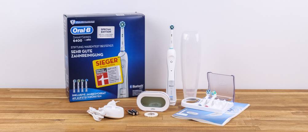 Die Ausstattung der getesteten Oral-B 6400 im Überblick.