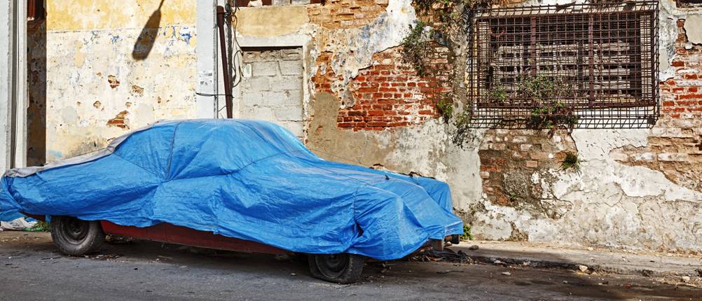 Auto-Abdeckplanen-Test: Ein zuverlässiger Schutz vor Schmutz, Nässe und Kratzern.