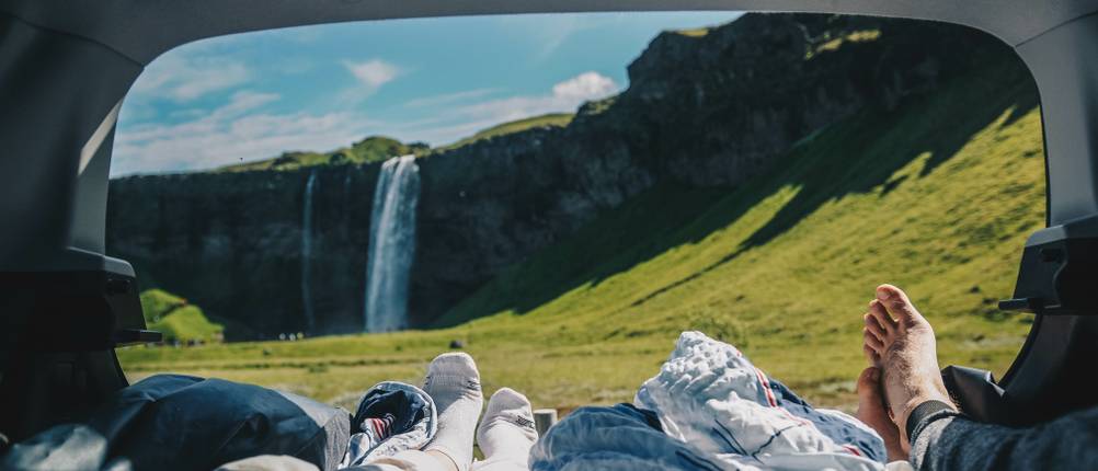 Auto-Luftmatratzen im Test: Provisorisches Bett im Kofferraum mit schönem Ausblick