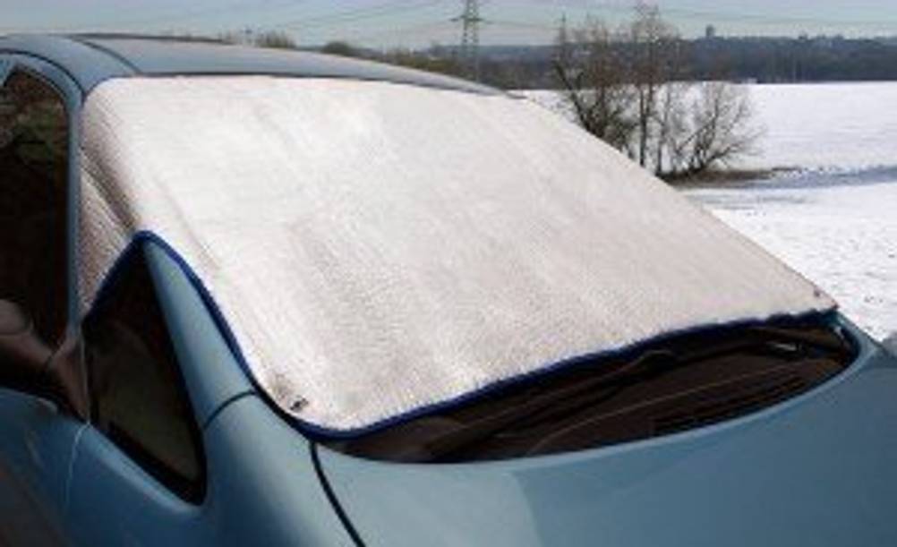 Auto im Schnee