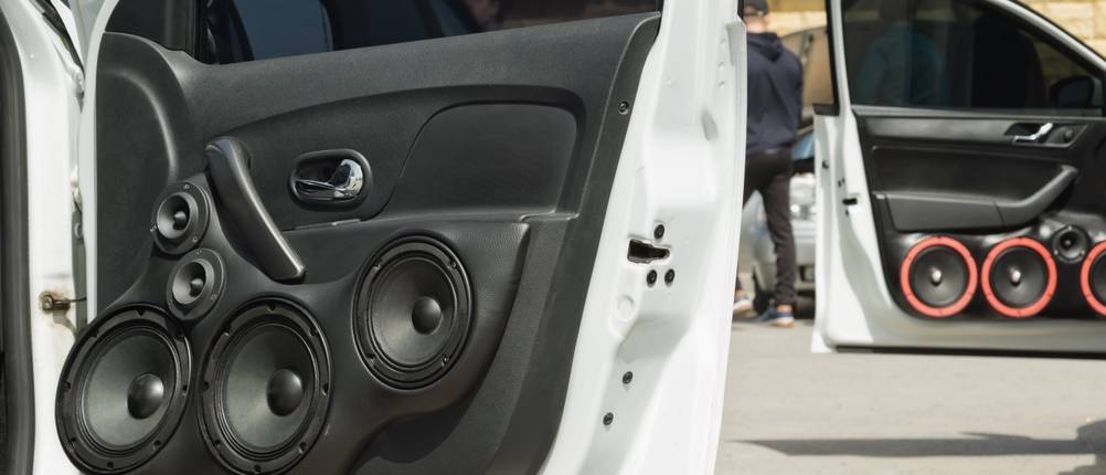 auto-soundsystem-verstaerker