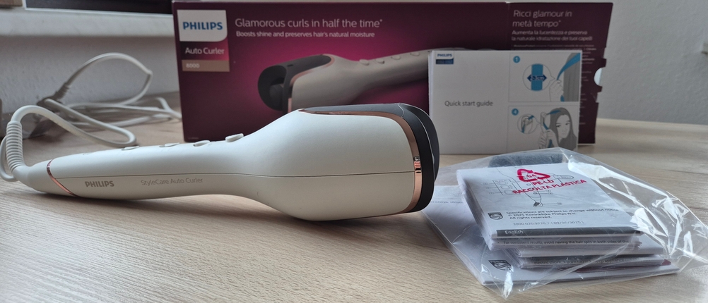 Der Philips Auto Curler mit Zubehör