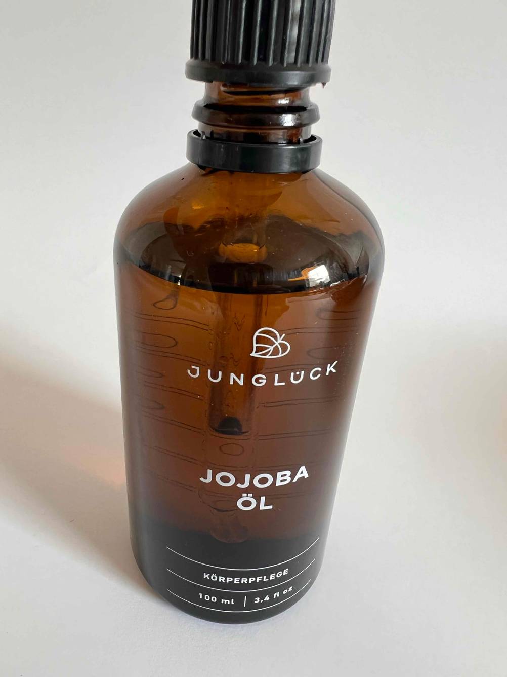 Körperöl geöffnet.