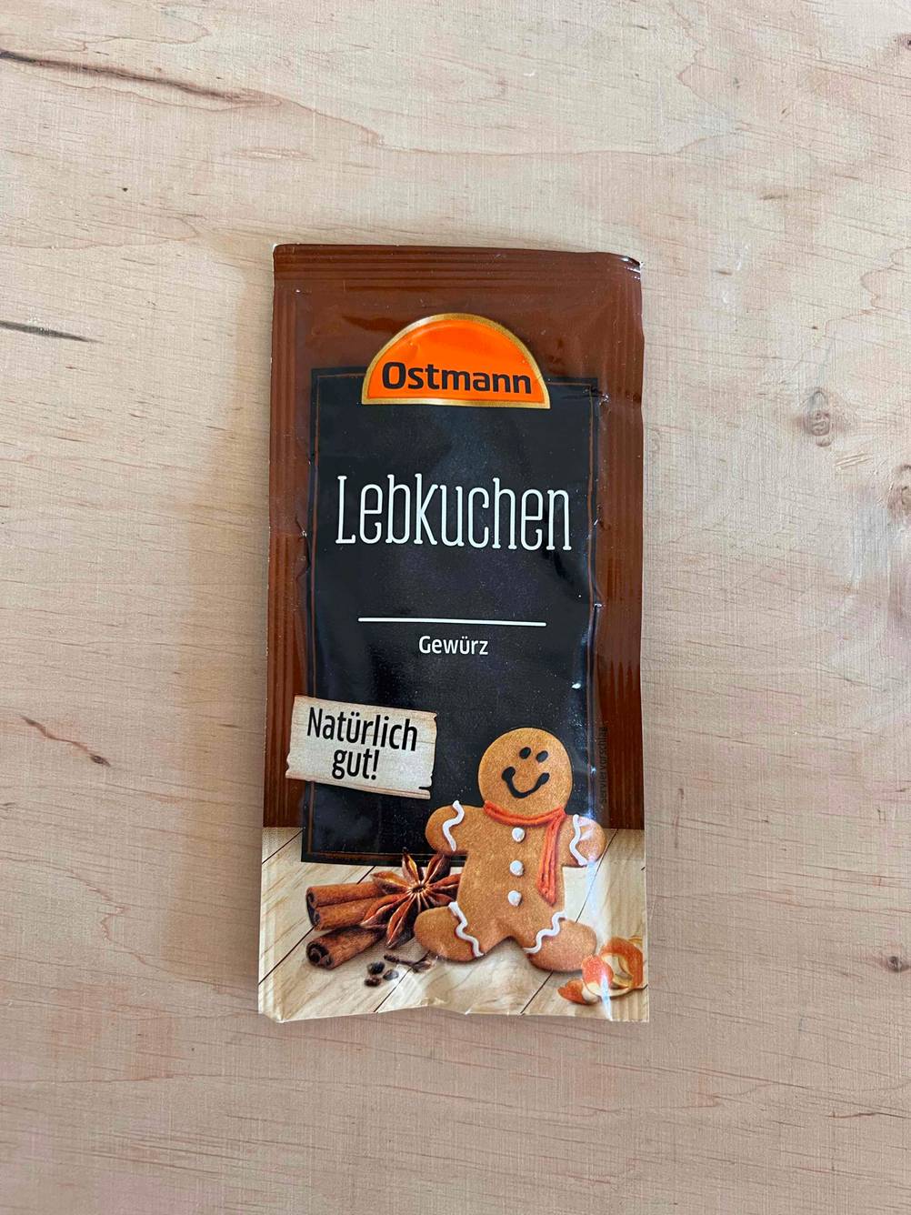 Lebkuchengewürz liegende Verpackung.