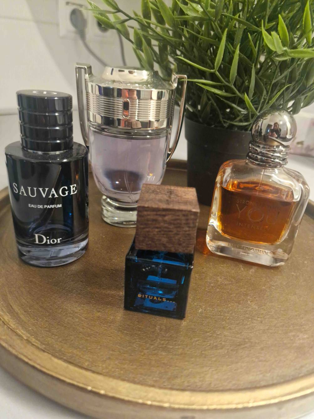 verschiedene Parfums.