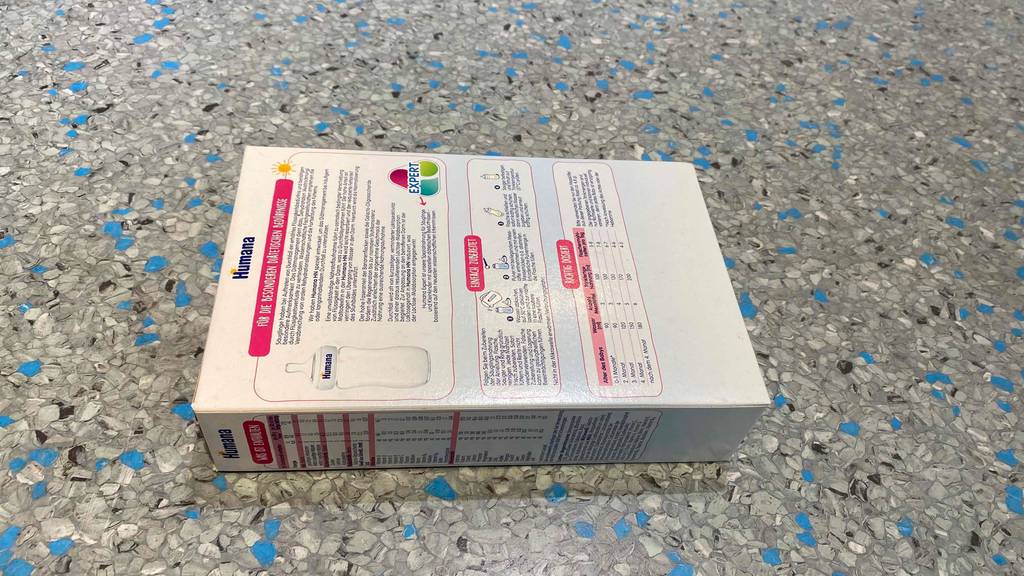 Rückseite einer Packung getesteter Babynahrung.