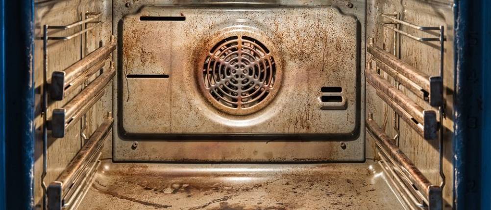 backofenreiniger im test: sehr verschmutzter backofen