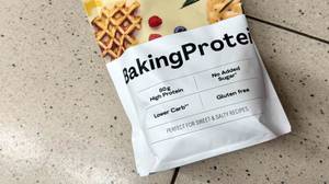 Backprotein getestet: Nahaufnahme der Informationen auf der Vorderseite der Verpackung.