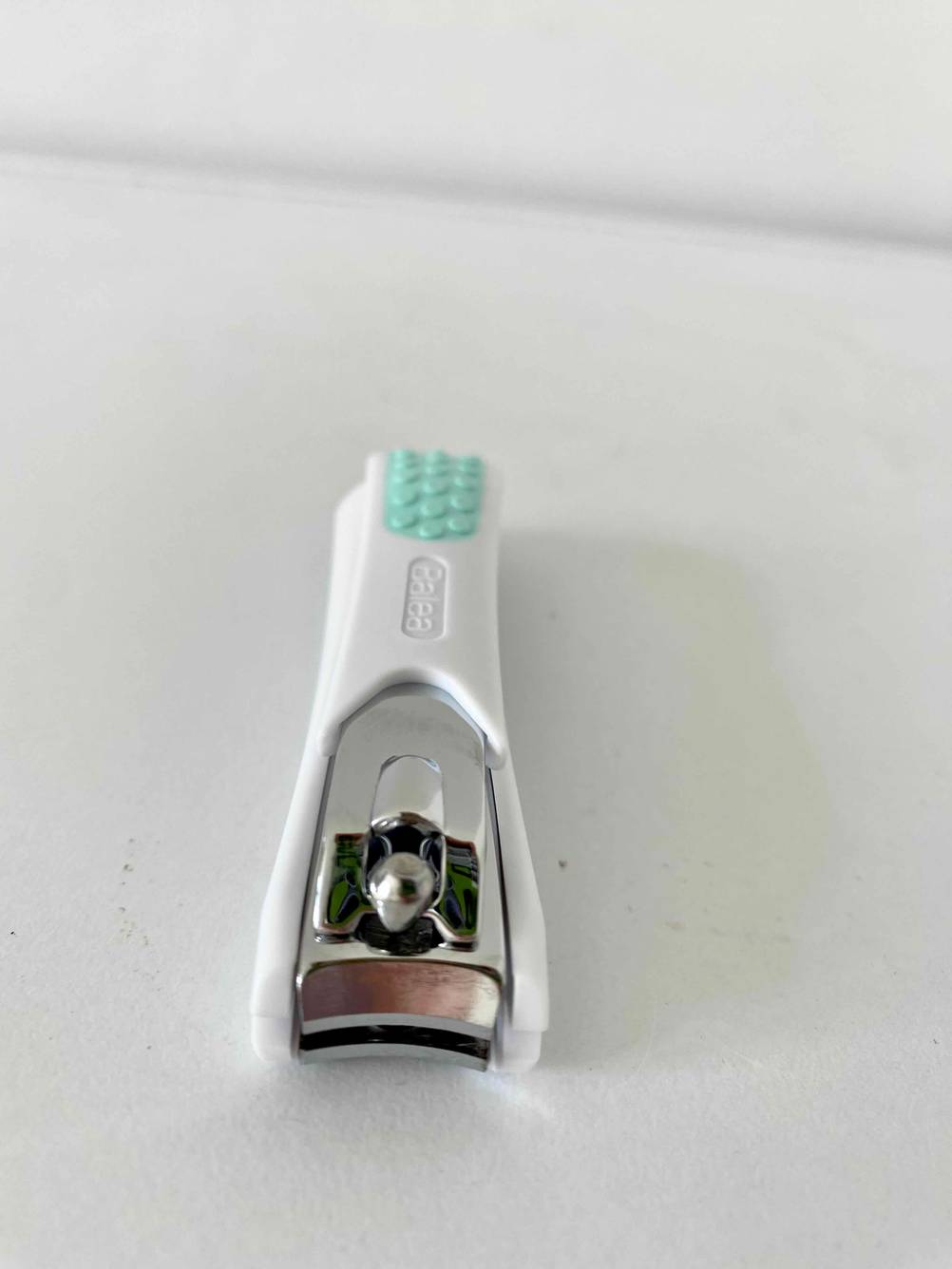 Detailansicht des Knipsers von vorn eines getesteten Nagelknipsers.