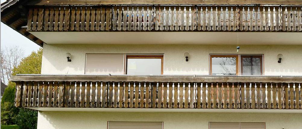 balkon-reinigen-ohne-nachbarn-zu-stoeren