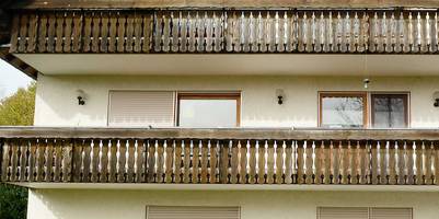 balkon-reinigen-ohne-nachbarn-zu-stoeren