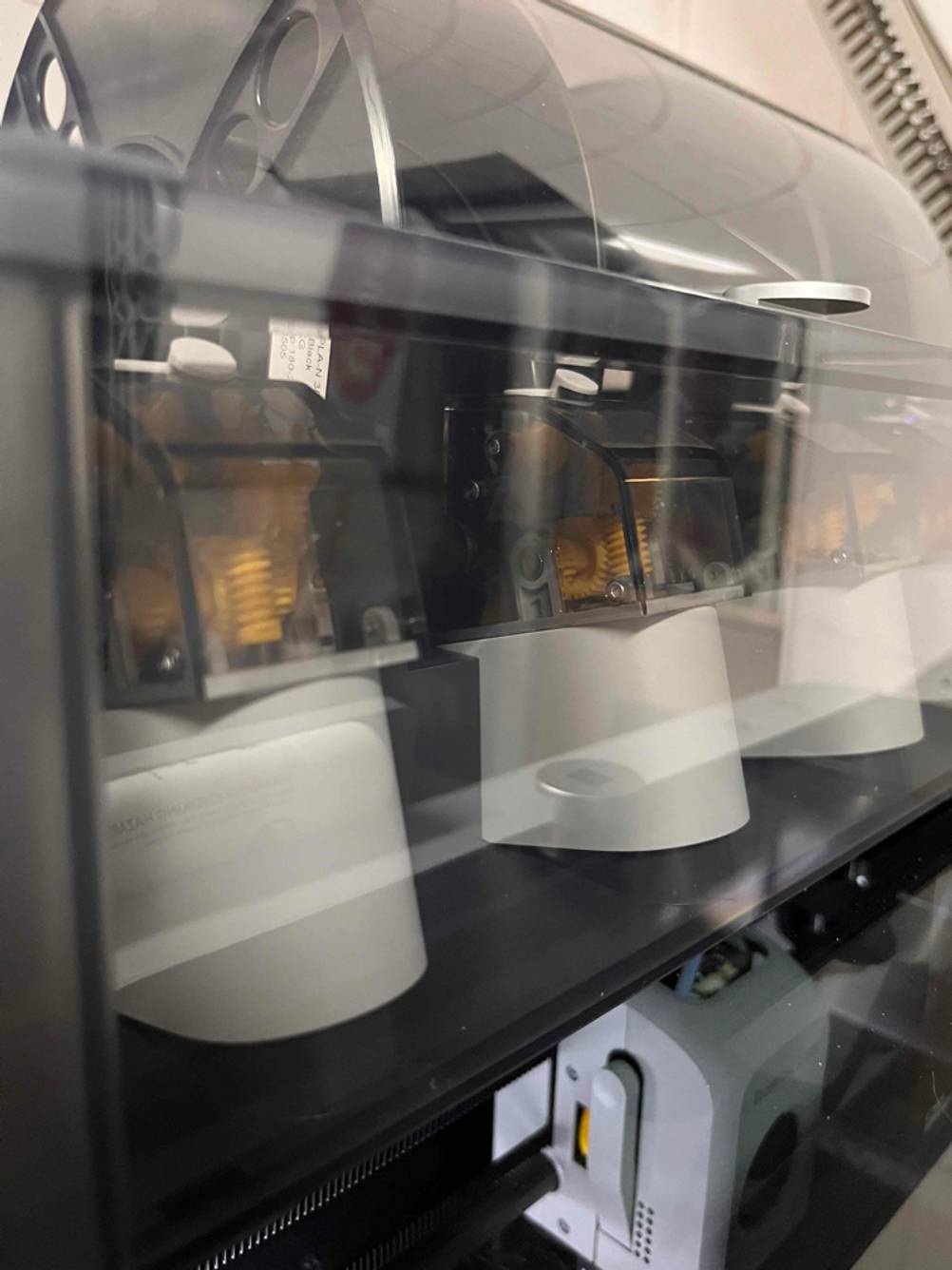 3D-Drucker im Text: Detailansicht Düsen.