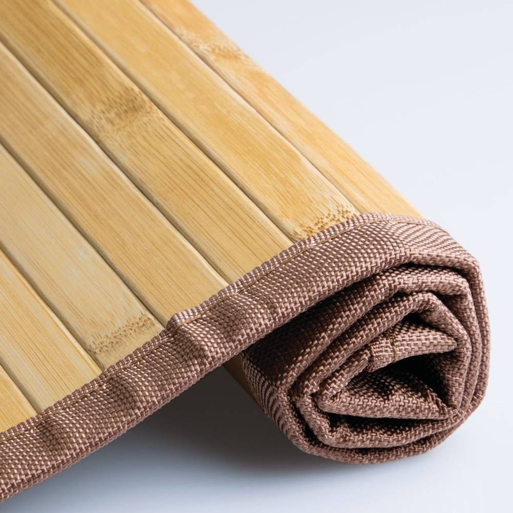 bambusteppich-zusammenrollen