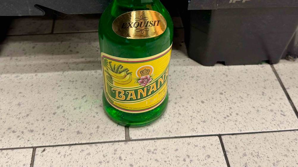 Bananenlikör getestet: Nahaufnahme des Labels auf der Flasche.