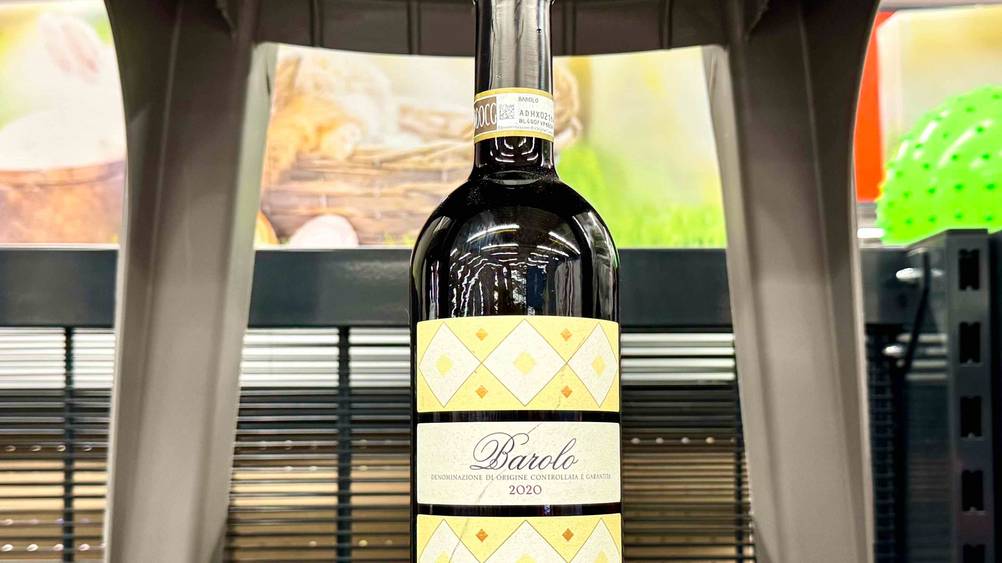 Barolo-Wein im Test: Nahaufnahme des Labels der Flasche.