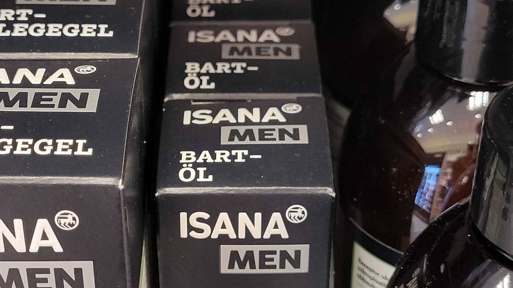 Bartöl getestet: Nahaufnahme des Deckels mit Markenname und Produktname.